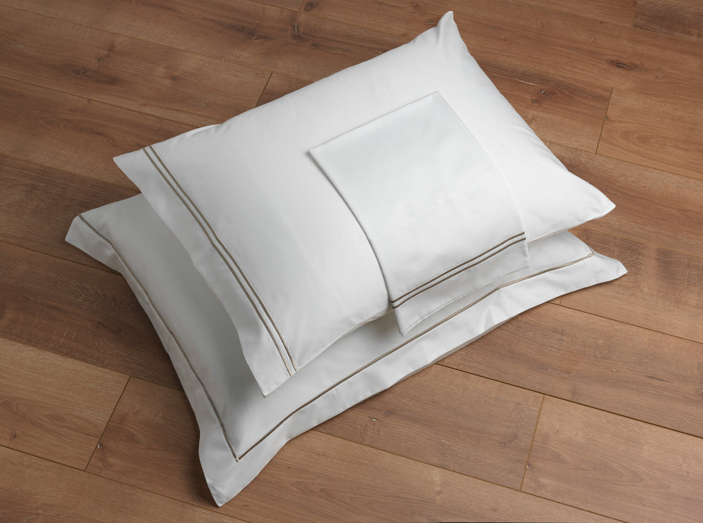 Super saten 600TC sheet with double pleat