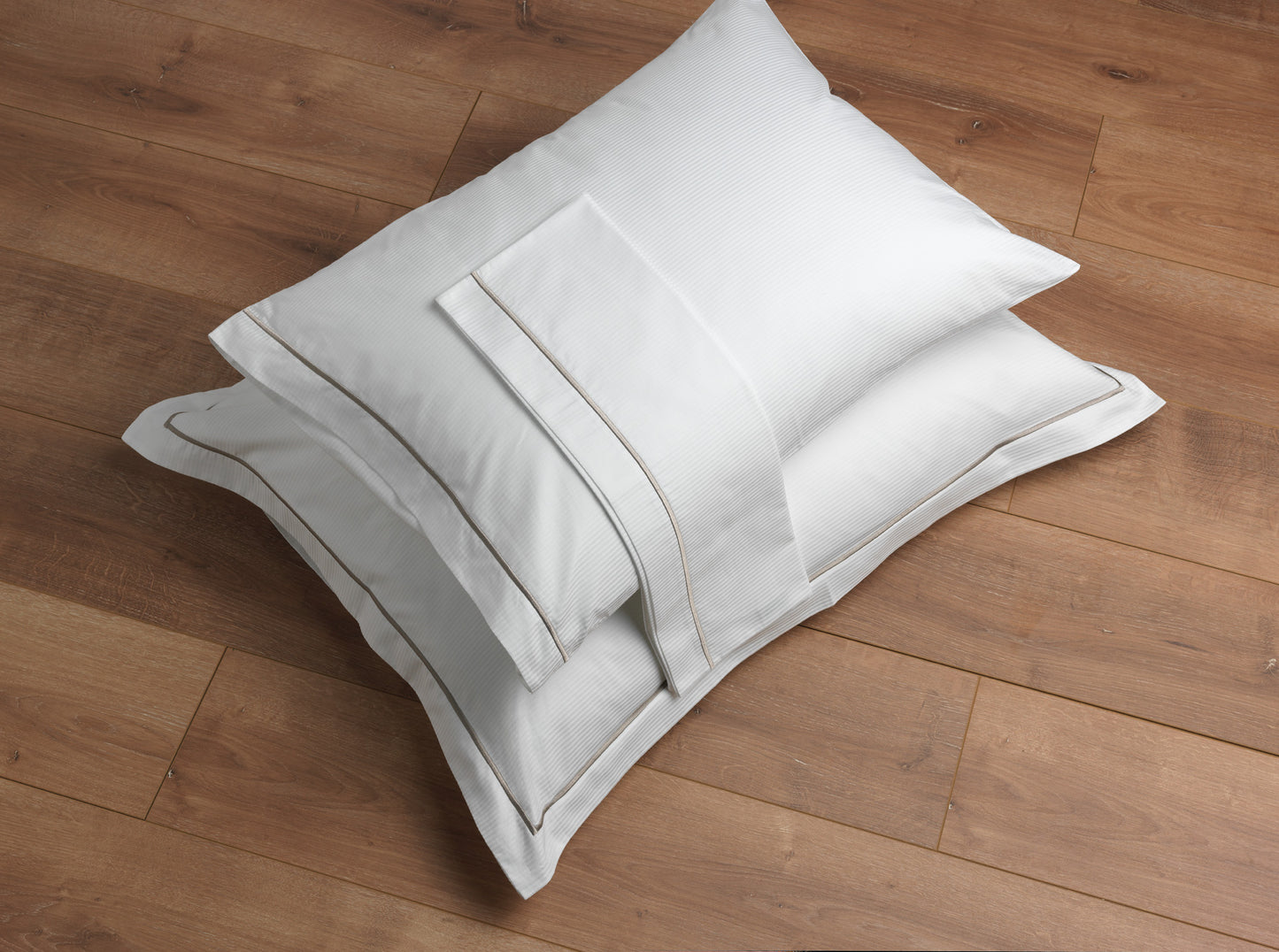 Satin striped sheet 2mm 300TC with pleats