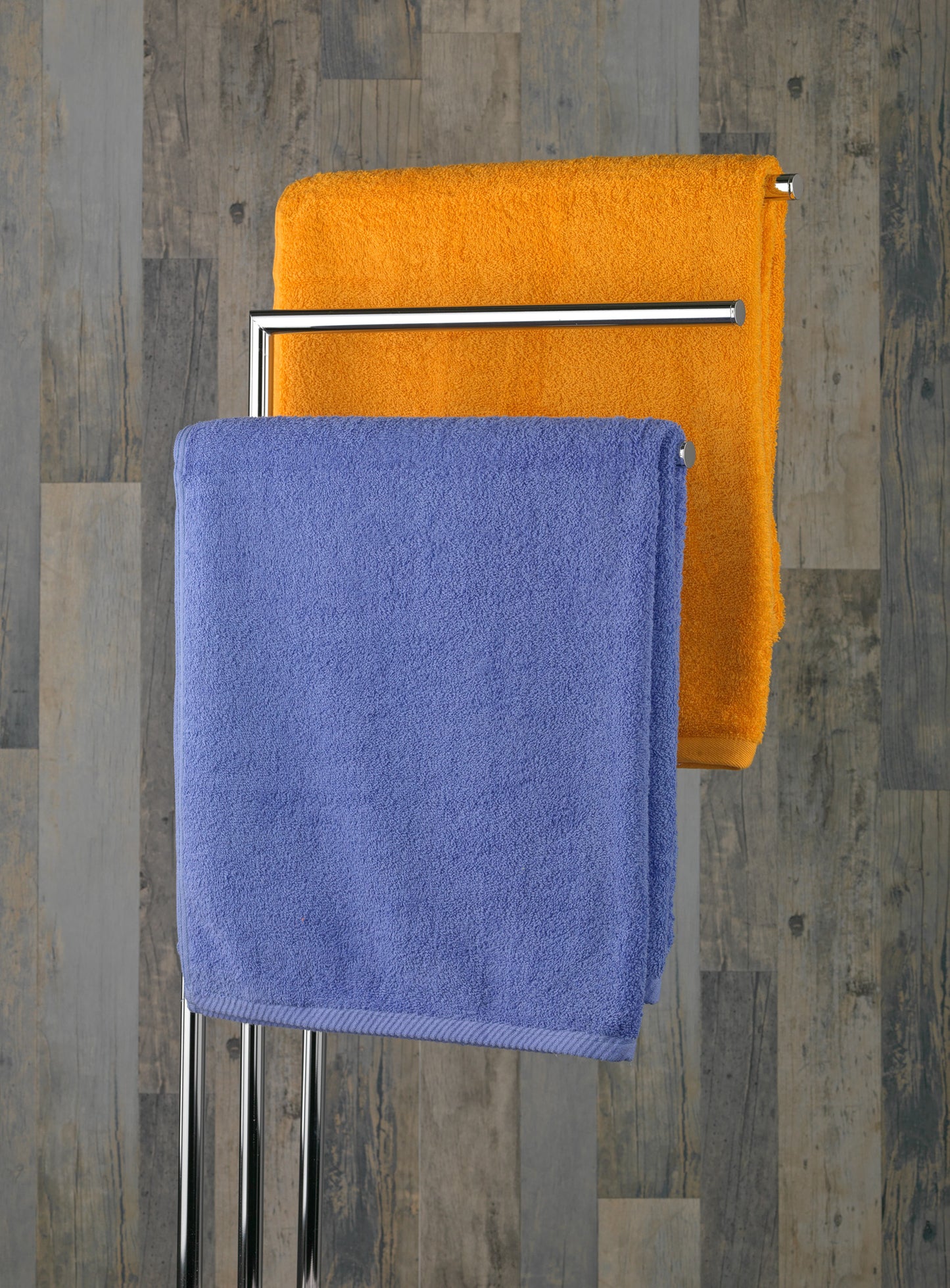 Lightweight pool towel